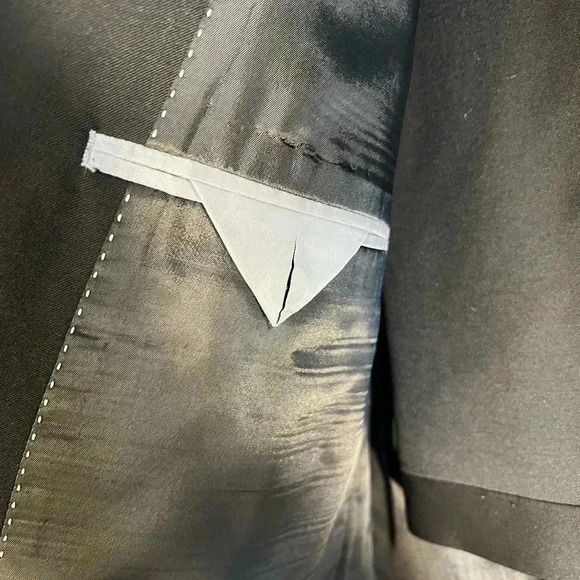 Michael Kors Men’s Suit - Picture 9 of 9